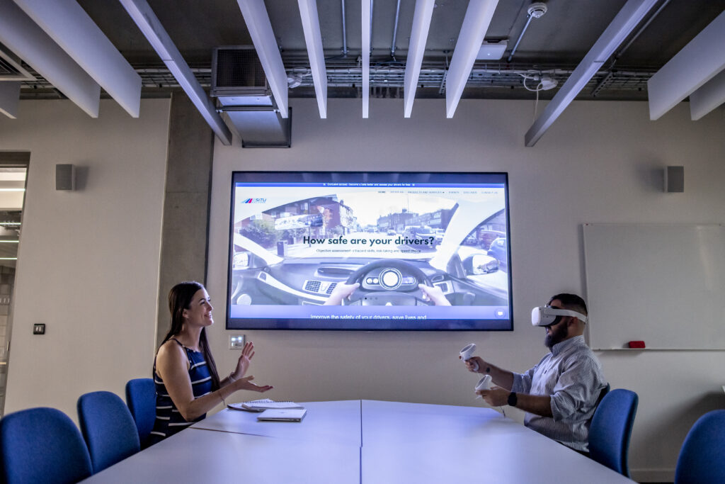 An image showing esitu solutions delivering virtual reality training